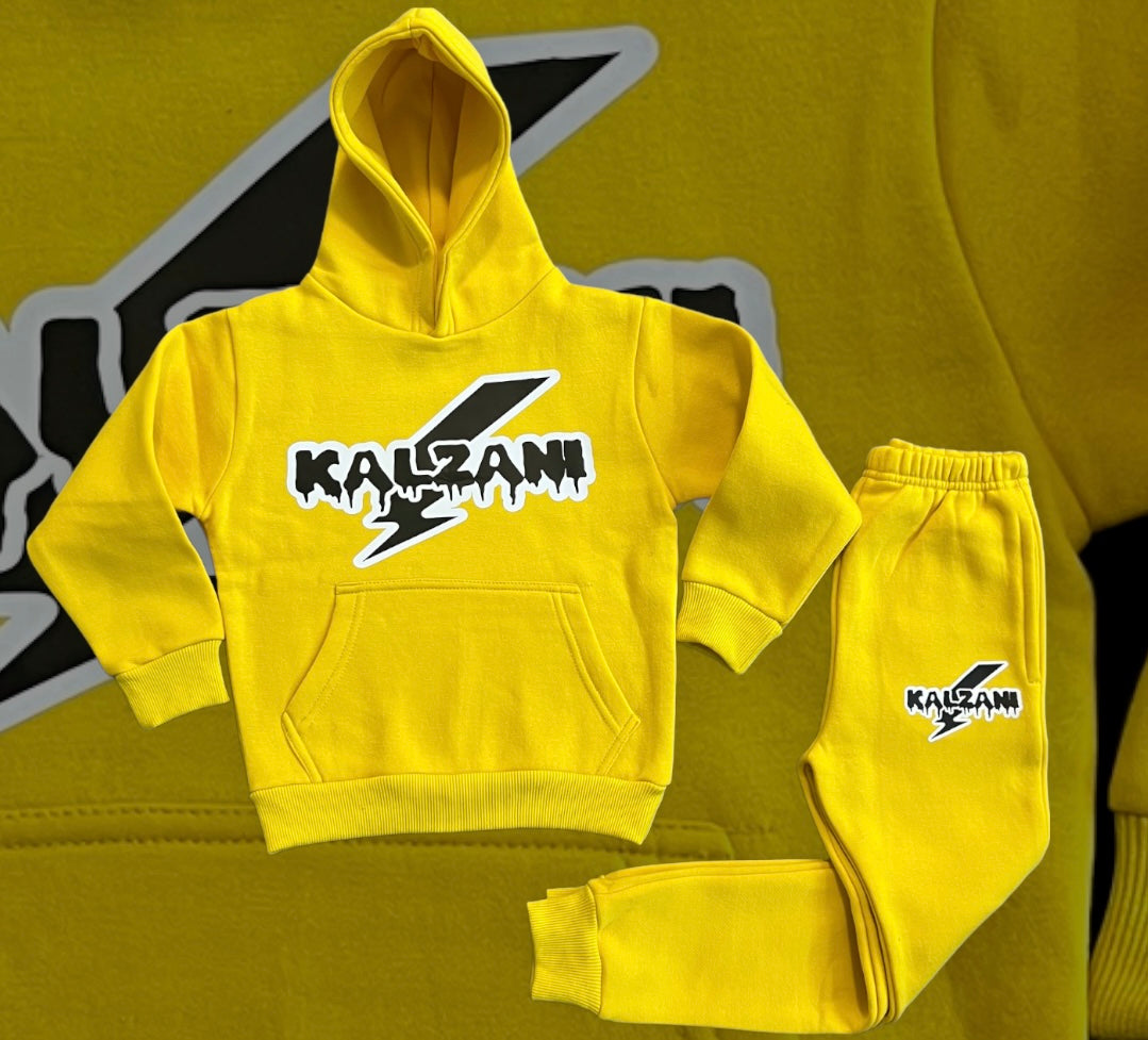 Kids jogger sweatsuit.